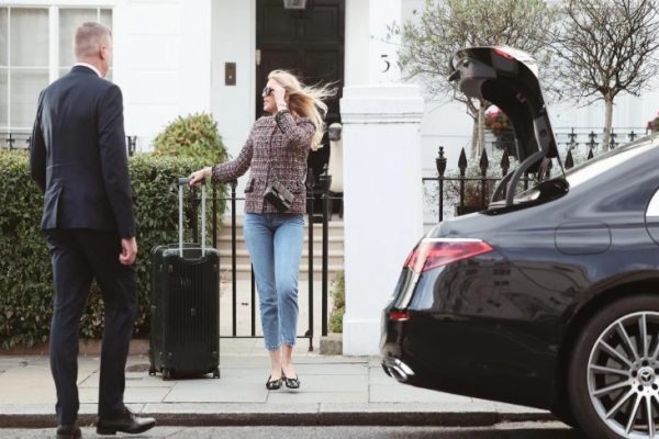 Chauffeur Service in London vs Ride-Hailing – Airport Transfer Comparison
