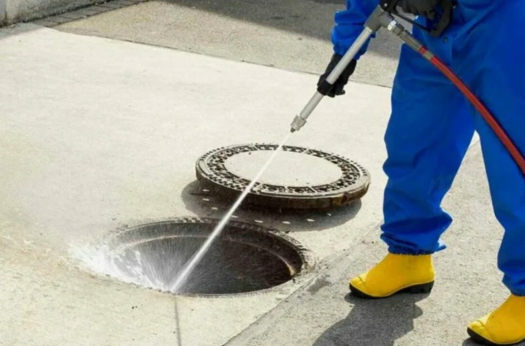 Calgary drain cleaning services vs DIY fixes: when it is time to call a pro