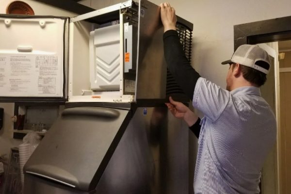 Emergency Commercial Appliance Repair: What to Do When Disaster Strikes Your Bar or Restaurant